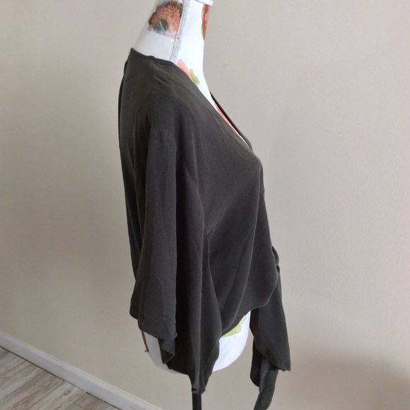 Kimono Sleeve Tie Top - Picture 4 of 8